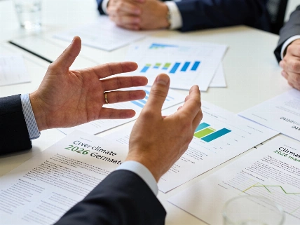 Wirtschaft drängt auf Kurswechsel bei CO2-Preis und Klimafonds Glocalist Press