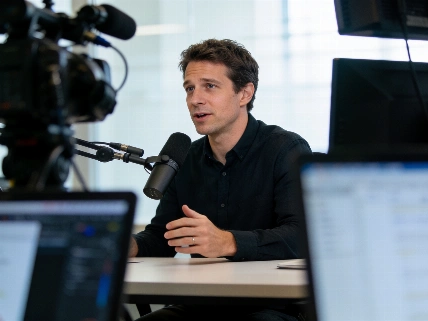 OpenAI-CEO Sam Altman warnt vor Risiken durch KI-Entwicklung Glocalist Press